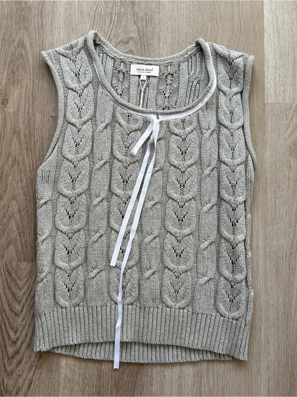 NWT Idem Ditto Heather Grey Cable Knit Sweater Vest White Ribbon L